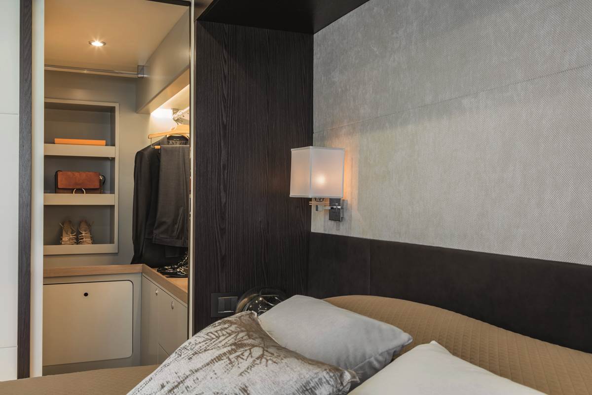 26-Absolute-Navetta48-VipCabin.jpg